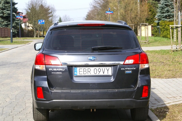 Subaru Outback cena 30000 przebieg: 264045, rok produkcji 2013 z Łódź małe 667